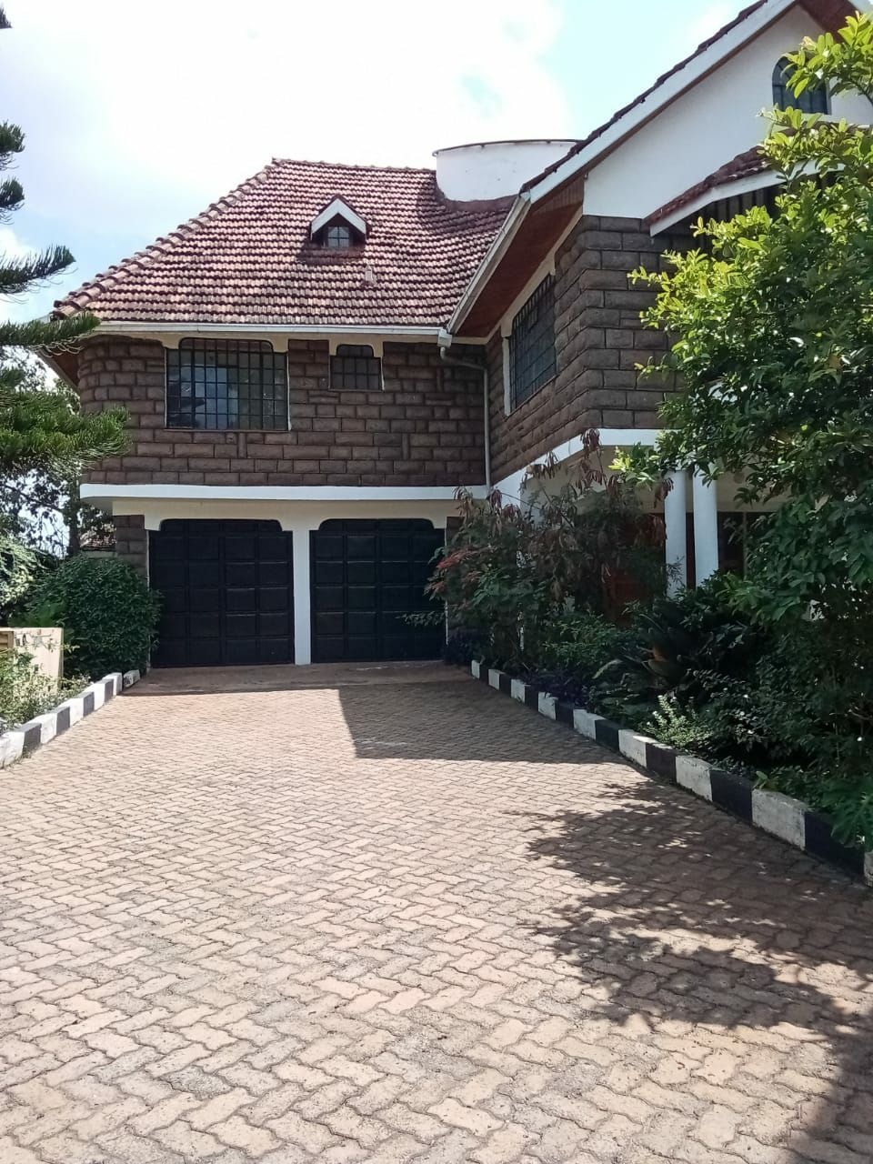 RUNDA NAIROBI 5BR LUXURIOUS MASTERPIECE HOUSE ON QUICK SALE