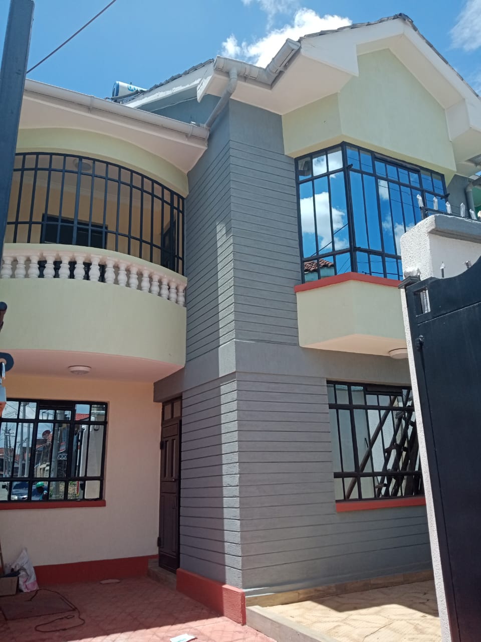 4 BEDROOM House for sale at Donholm. 