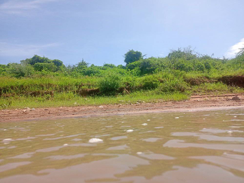 Prime Embu Land: 5 Acres with River Access & Easy Roadside Location (250k/Acre)