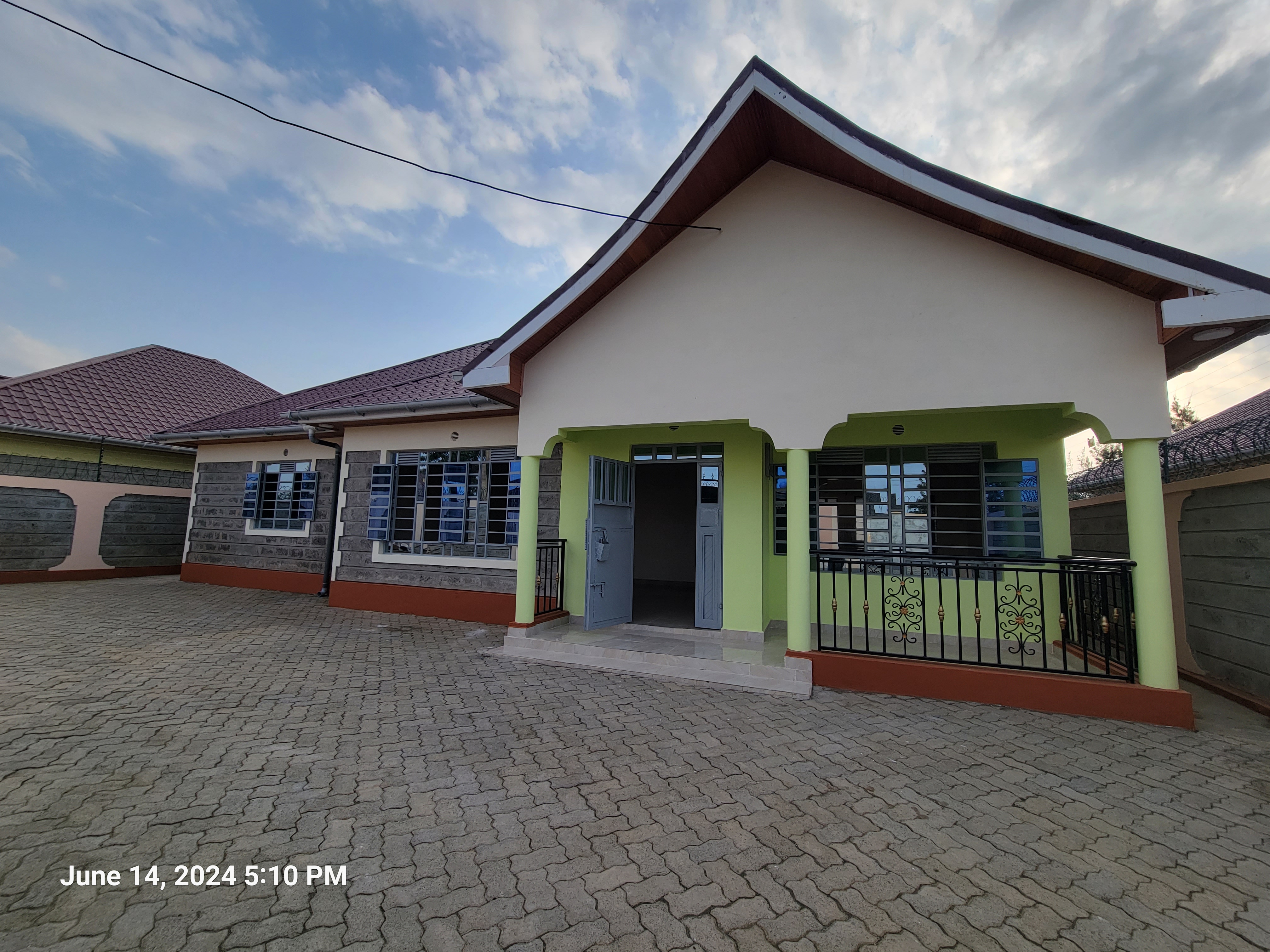 3bedrooms all ensuite bungalow for Sale in Ruiru Mugutha