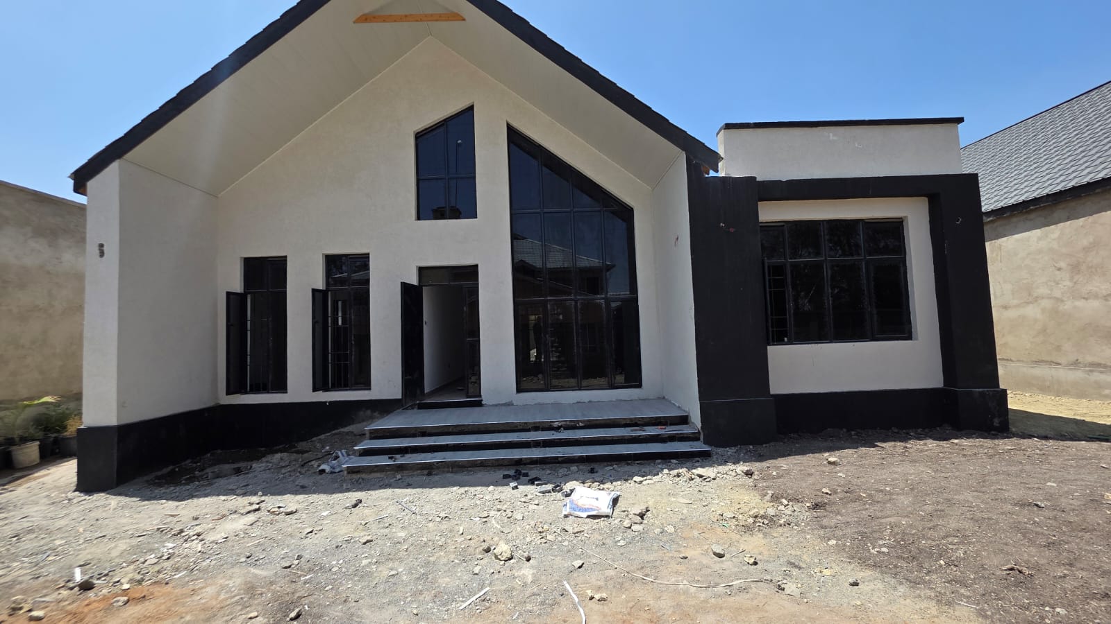 Executive 3 Bedroom All Ensuite Bungalow + SQ for Sale in Kitengela – Muigai 