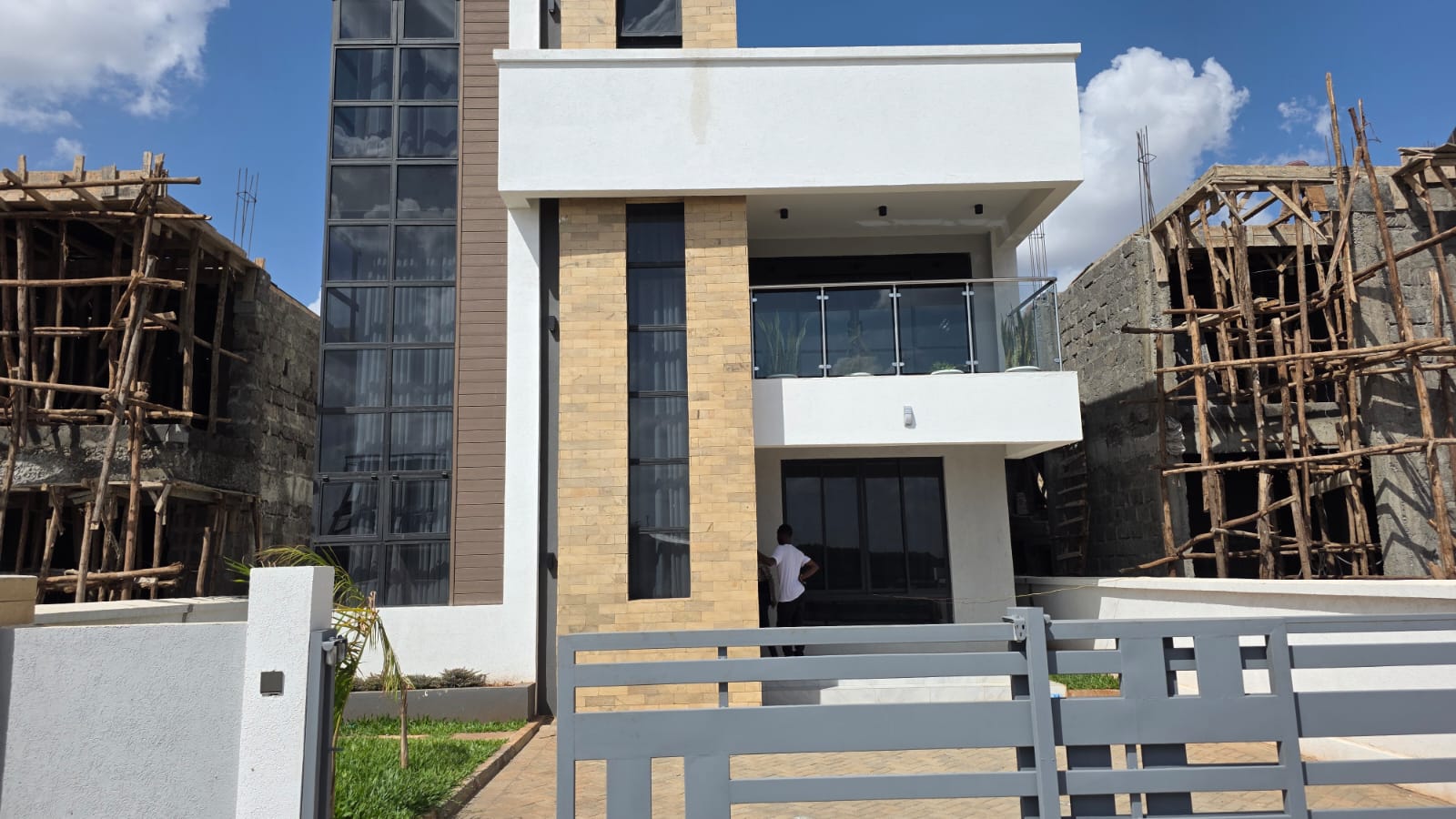 Modern 4 Bedroom Maisonette + DSQ in Kamakis | Gated Community | Near Thika Road | KSh 17.5M
