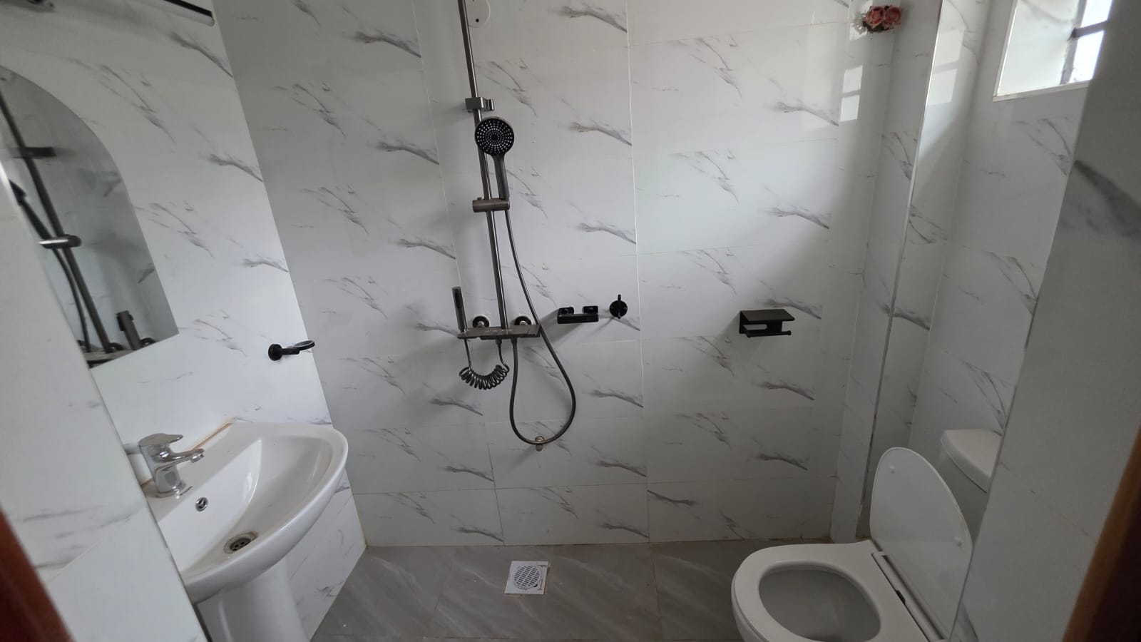 4 Bedroom Flat Roof Maisonettes in Kenyatta Road | KSh 20M